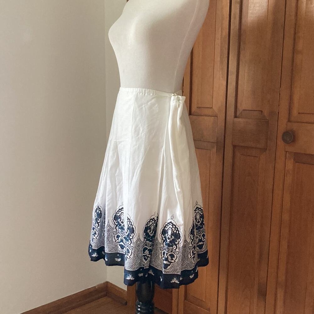 Jones Wear Studio White & Navy A-line Skirt, Size 16